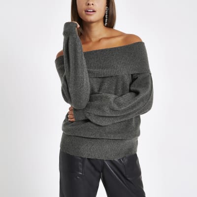 Donkergrijze gebreide pullover in bardotstijl