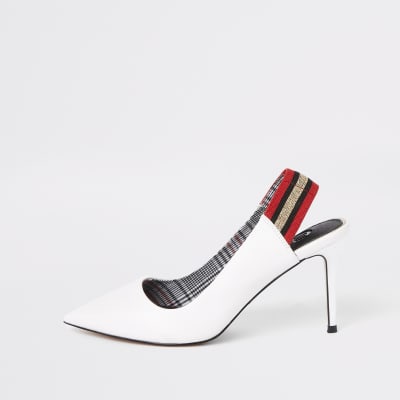 Weiße, spitze Pumps