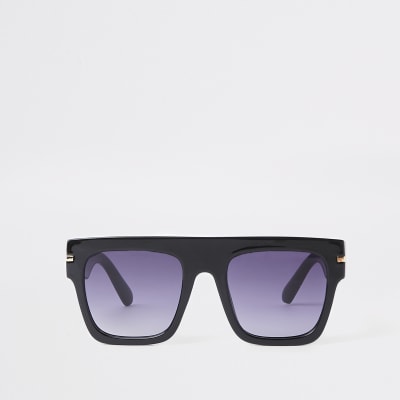 Black oversized smoke lens sunglasses