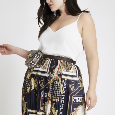 Plus – Weißes, hinten überkreuztes Trägertop