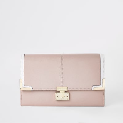Light pink travel wallet - Travel - Bags & Purses - women