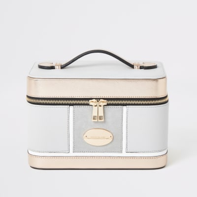 Lichtgrijze metallic beautycase