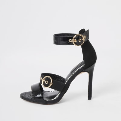 Brede zwarte sandalen met hak en drie bandjes