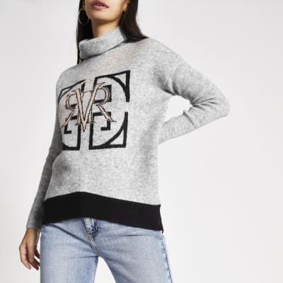 Grauer Strickpullover mit Rollkragen und RVR-Print