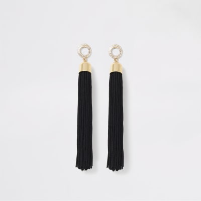 Schwarze Hängeohrringe