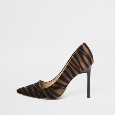 Bruine pumps met tijgerprint