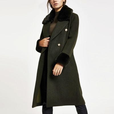 Petite - Mantel in Khaki mit Gürtel und Kunstfellbesatz