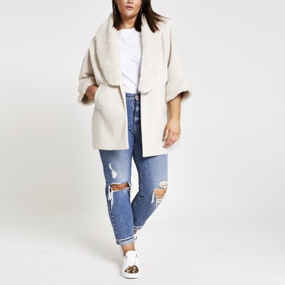 Plus Cape in Creamfarbe mit Kunstfellkragen