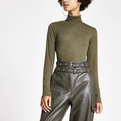 Meliertes Oberteil in Khaki mit Rollkragen