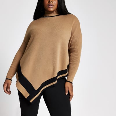 Plus Beiger, hochgeschlossener Cape-Pullover