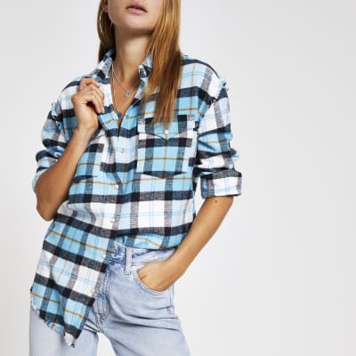 Blauw geruit overhemd