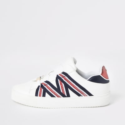 Weiße Sneaker zum Schnüren