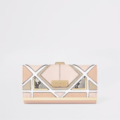 Lichtroze portemonnee met druksluiting en slangenprint