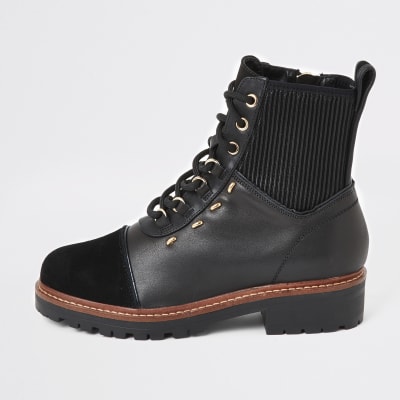 Schwarze Wanderstiefel aus Leder zum Schnüren