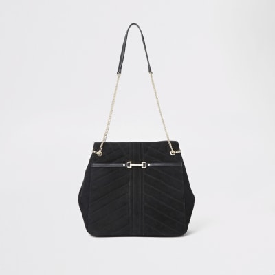 Schwarze, gesteppte Beuteltasche aus Leder