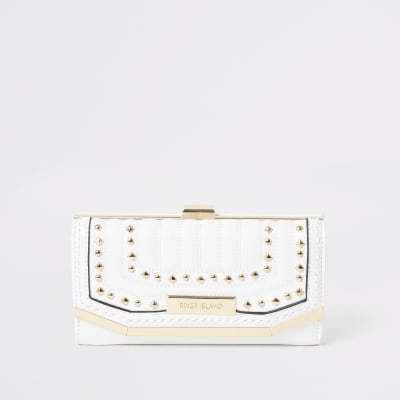 Witte portemonnee met druksluiting en studs