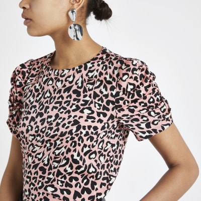 Pink leopard print puff sleeve T-shirt | River Island