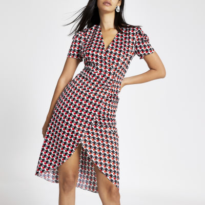 Red star print wrap front midi dress