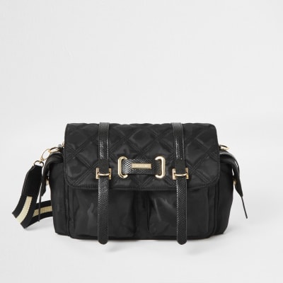 Zwarte doorgestikte crossbodytas met camouflageprint