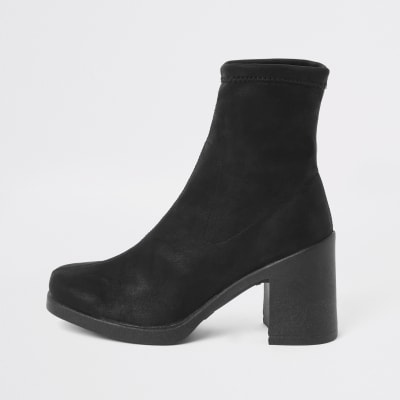 Schwarze Blockabsatzstiefel