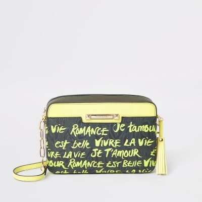Kaki crossbodytas met graffitiprint