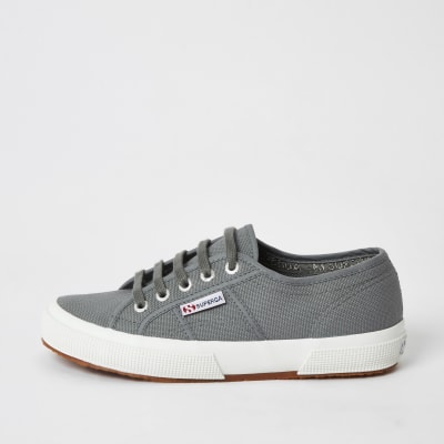 Superga – Graue, klassische Laufschuhe