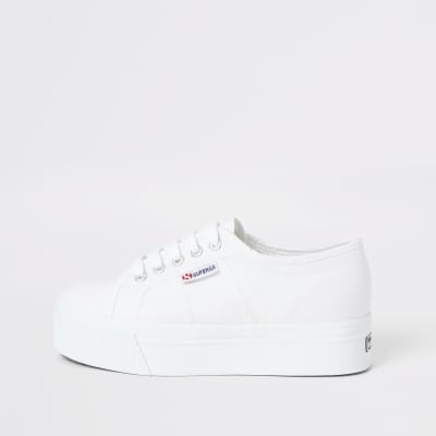 Superga - Witte hardloopsneakers met plateauzool