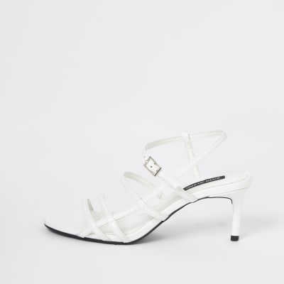 Weiße Riemchensandalen