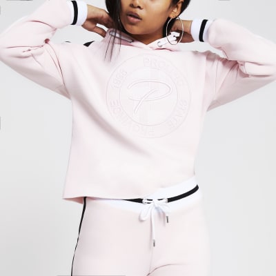 Petite – Bestickter Hoodie „Prolific“ in Rosa