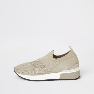 Sneaker aus Strick in Gold