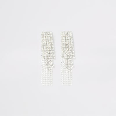 Zilverkleurige oorbellen met ingelegde steentjes