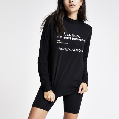 Schwarzes, hochgeschlossenes Sweatshirt