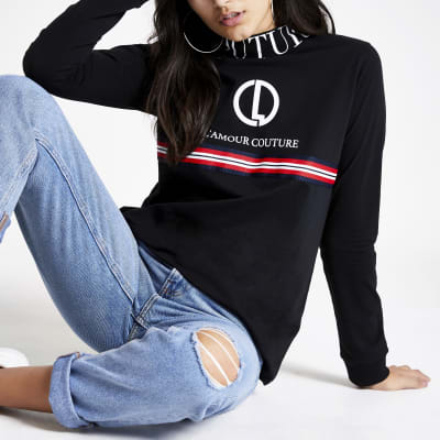 Top met hoogsluitende hals en zwarte opdruk