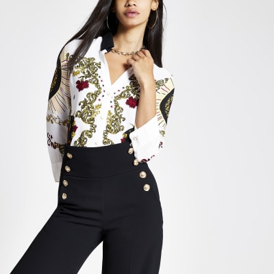 Weißes Langarmhemd mit V-Ausschnitt