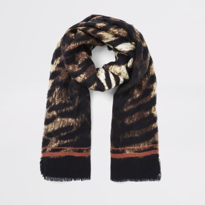 Beige sjaal met tijgerprint