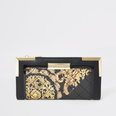 Black print quilted fold out purse
