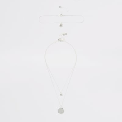 Zilverkleurige gelaagde ketting met hanger bezet met kristal