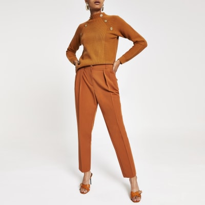 Braune, plissierte Karottenhose