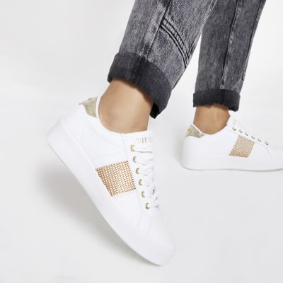 Basket blanche avec bande à strass sur le côté