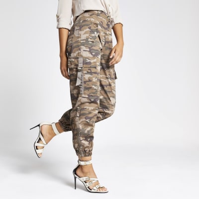 Utility-Hose mit Camouflage-Muster in Beige