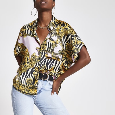 Pinkes, bedrucktes Hemd