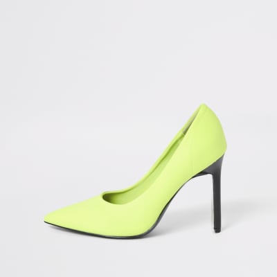Neongroene scuba pumps met dunne hak