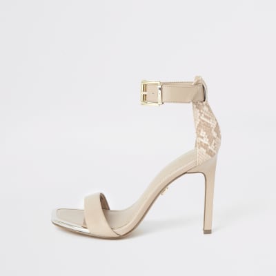 Minimalistische lichtroze sandalen