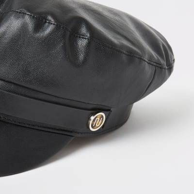 Casquette gavroche en cuir synthétique noire