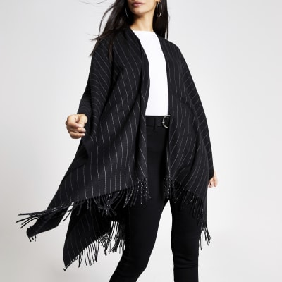 Zwarte cape met krijtstreep