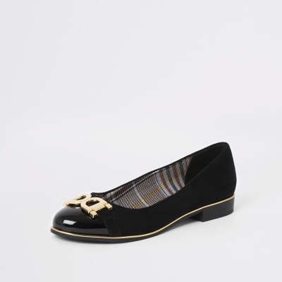 Ballerines noires avec mors sur le devant, coupe large