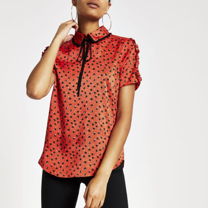 Red printed bow collar short frill top