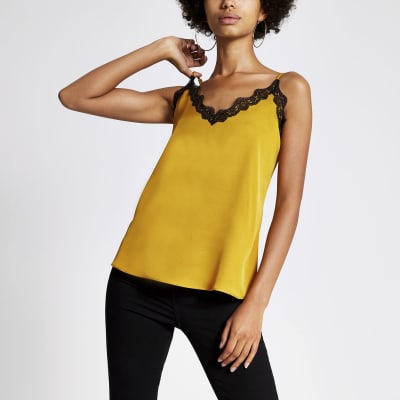 Trägertop mit Spitzenbordüre