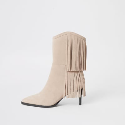 Beige laarzen met middelhoge hak en suède kwastjes