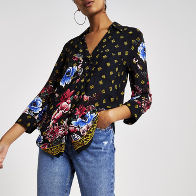 Zwart overhemd met V-hals en gemengde print